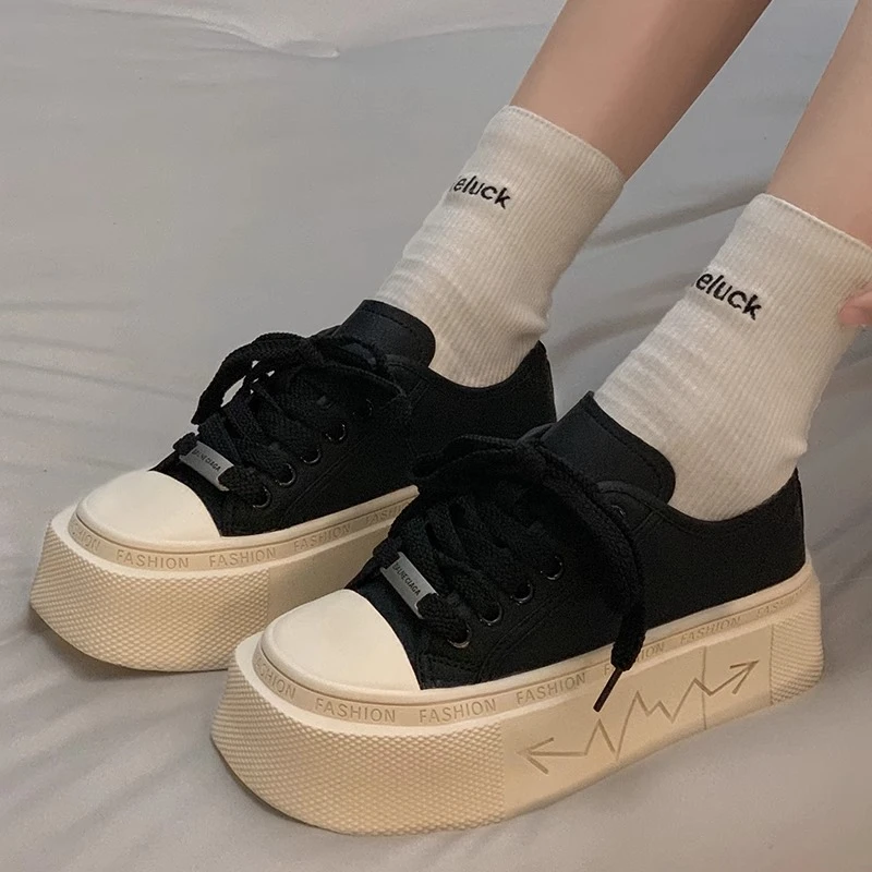 0817厚底板鞋女新款百搭设计感小个子轻便休闲鞋时尚韩版