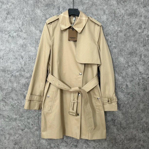 未使用 BURBERRY/博柏利 卡其色风衣外套