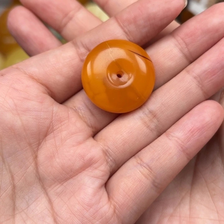 蜜蜡未镶嵌颈饰蜜蜡