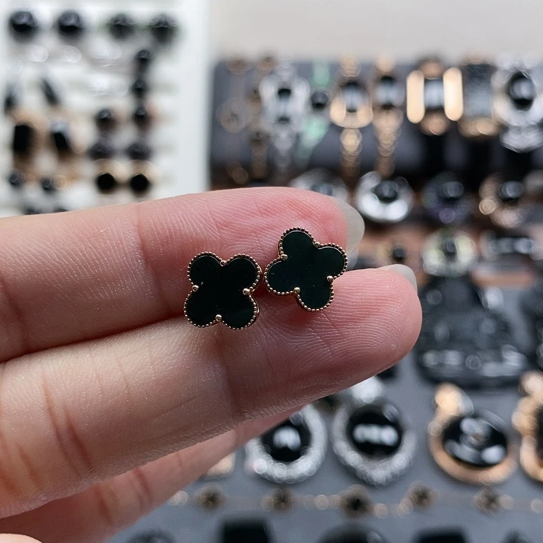 翡翠18K金镶嵌耳饰墨翠