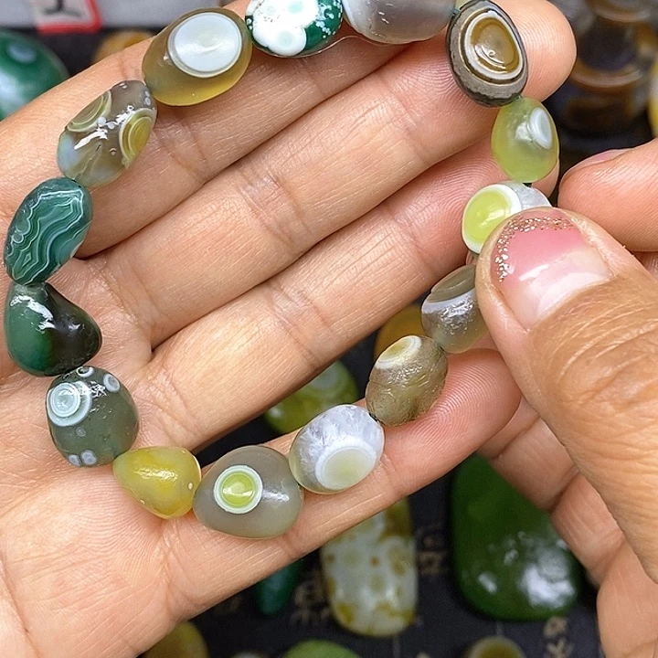 手串满眼饰品阿拉善原石