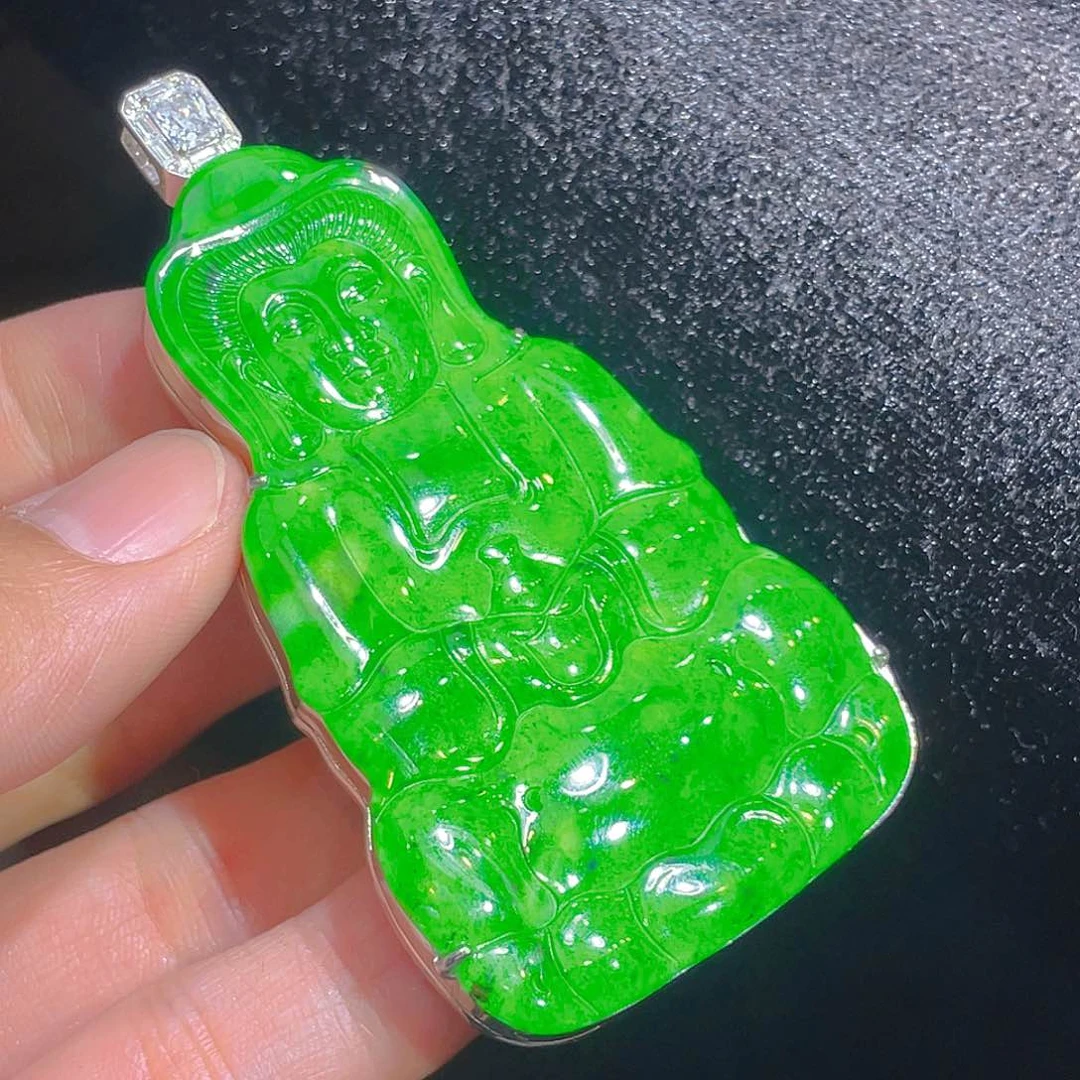 翡翠颈饰未镶嵌D****品翡翠