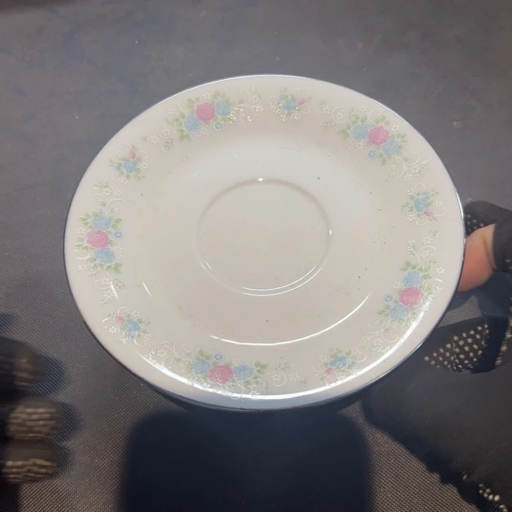 听***唤瓷片拾六家的瓷器瓷器