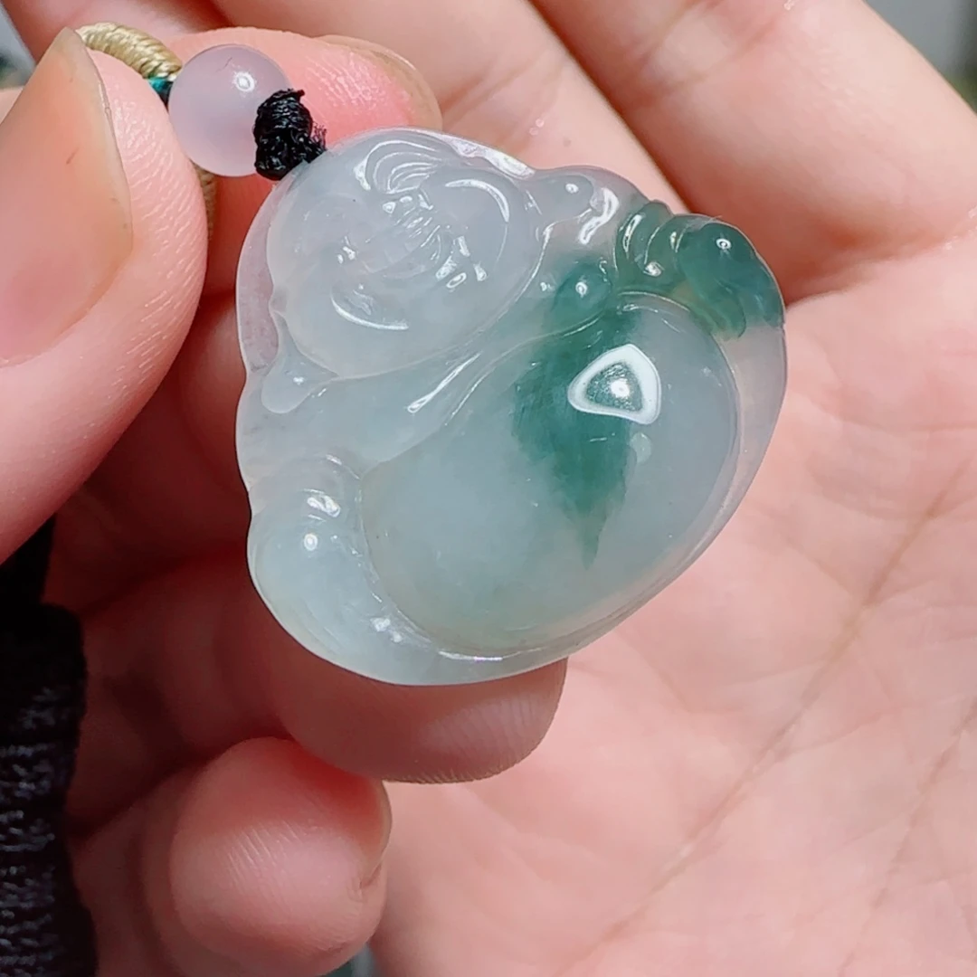 翡翠未镶嵌颈饰佛公