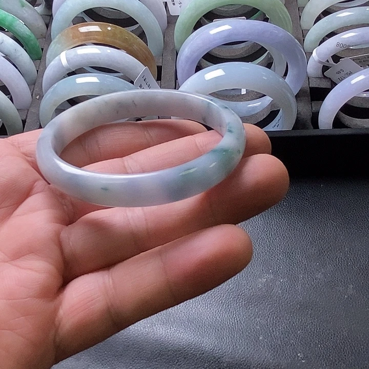 用***3翡翠未镶嵌手镯贵妃