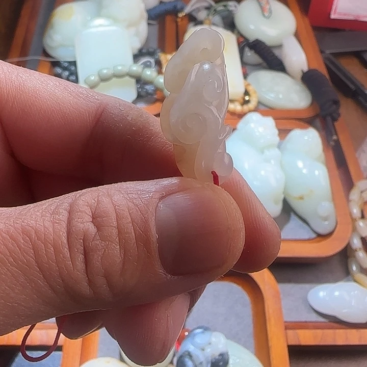 和田玉（糖玉）未镶嵌颈饰