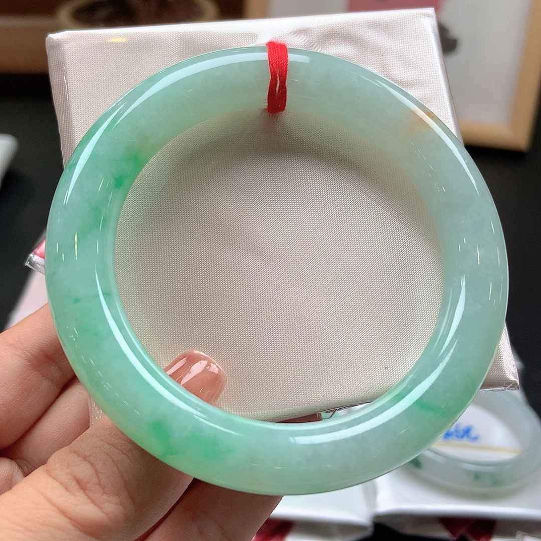 翡翠未镶嵌手镯78号