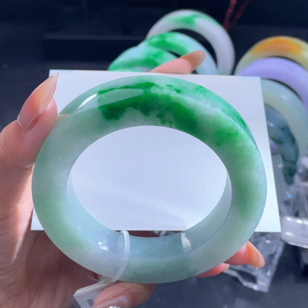 未镶嵌手镯定制翡翠
