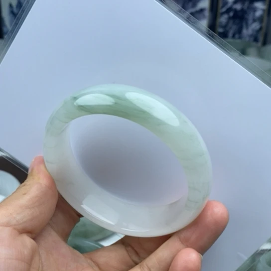 未镶嵌手镯石英质玉（金丝玉）