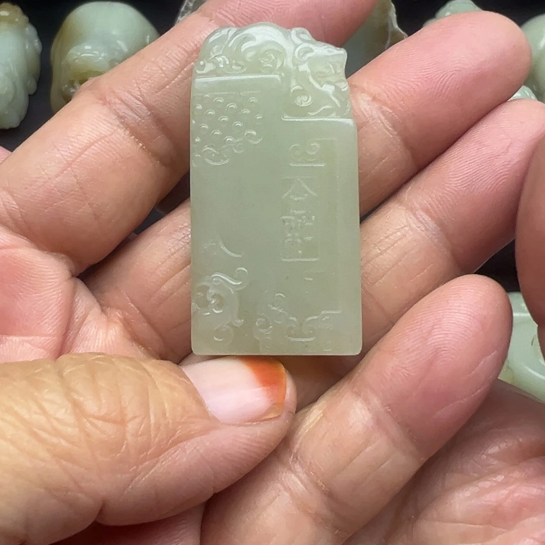 和田玉（糖玉）未镶嵌颈饰