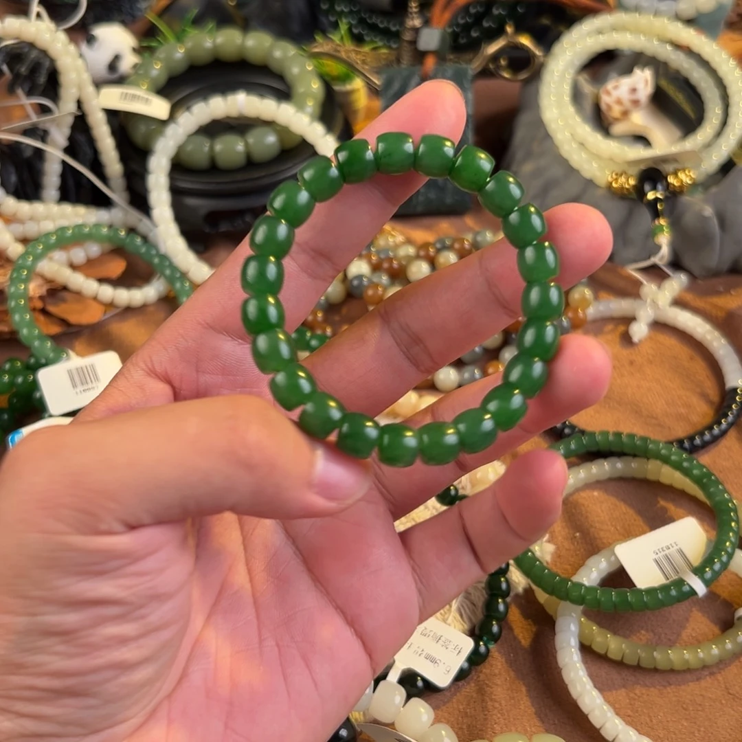 火***1和田玉未镶嵌颈饰