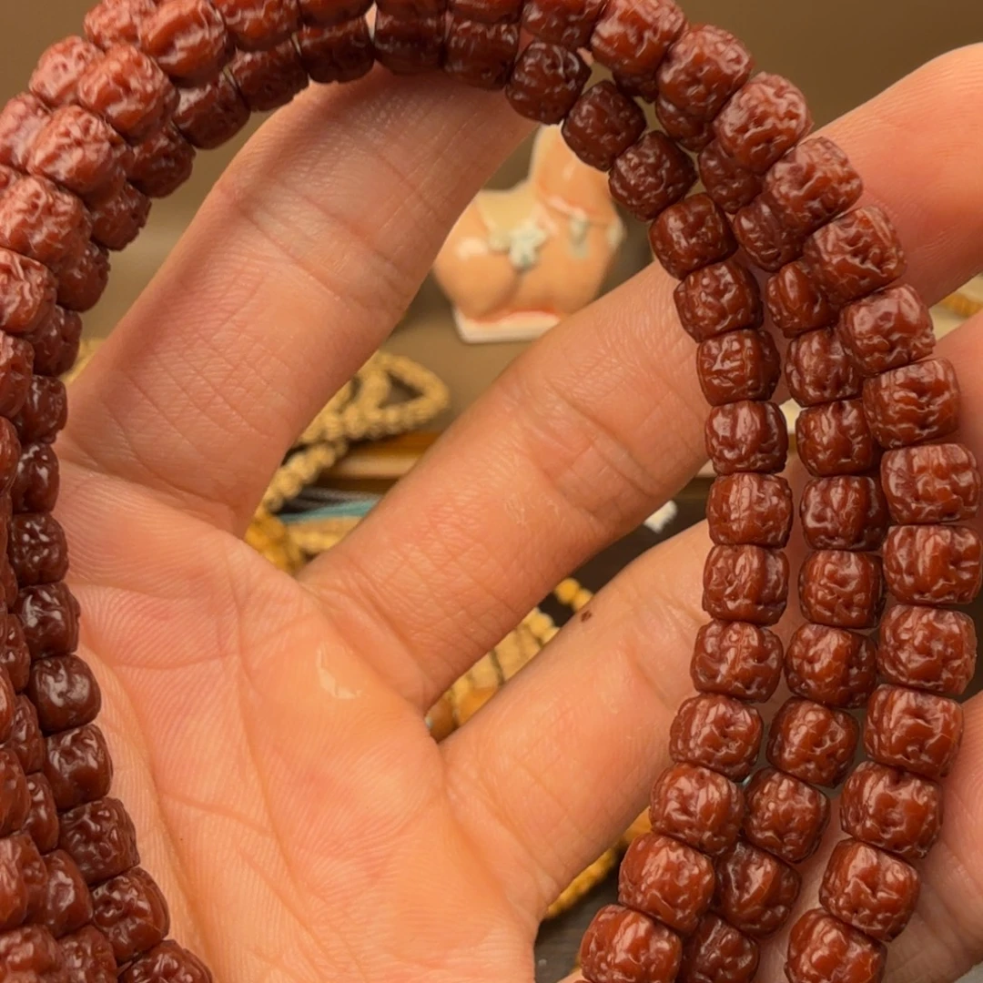 为***赞文玩核桃吊坠，红木提取物怎么哭着我