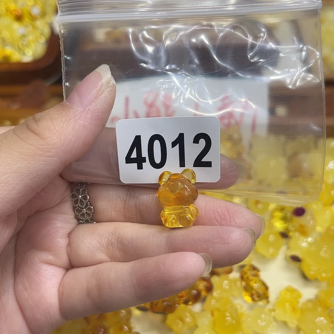 琥珀未镶嵌颈饰蜜蜡