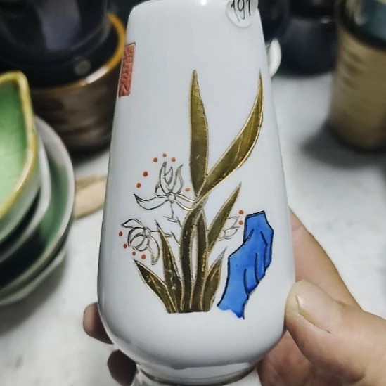 瓷片五厂，七厂各种摆件，瓷片，均有瑕疵！