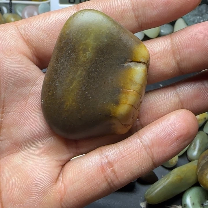 颈饰未镶嵌和田玉（子料）15