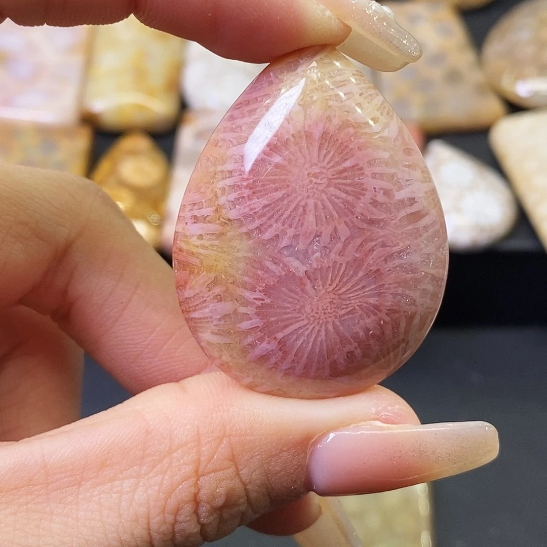 硅化玉颈饰合金春**月