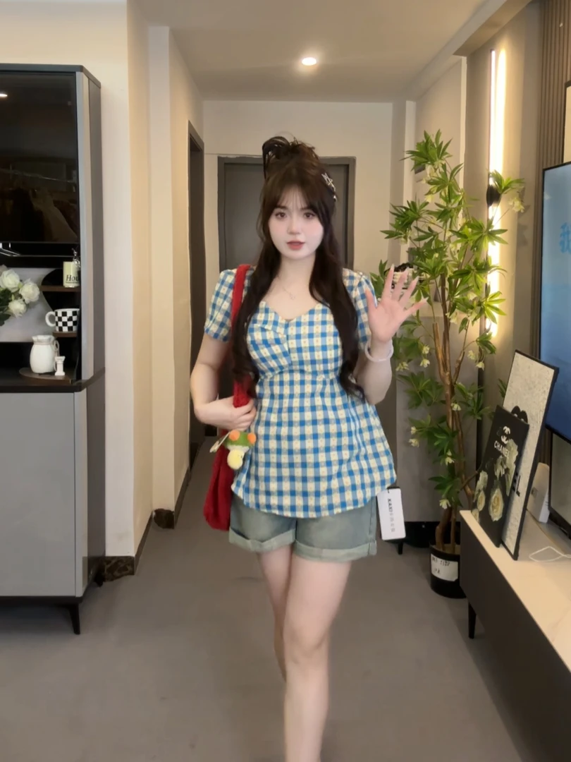 【橙子】法式复古蓝色格子飞飞袖衬衣女夏季甜美风掐腰设计感上衣