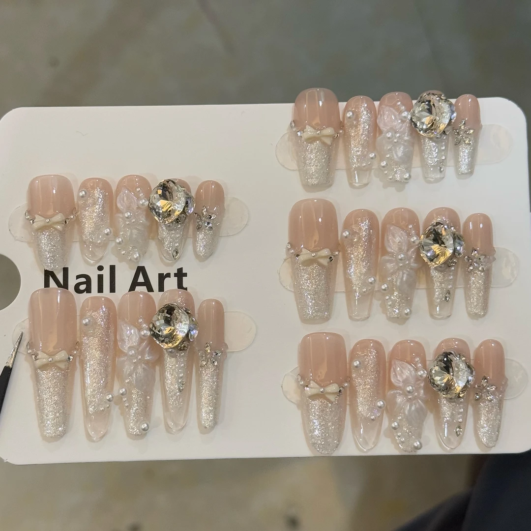 【纯白花嫁】——财财穿戴甲