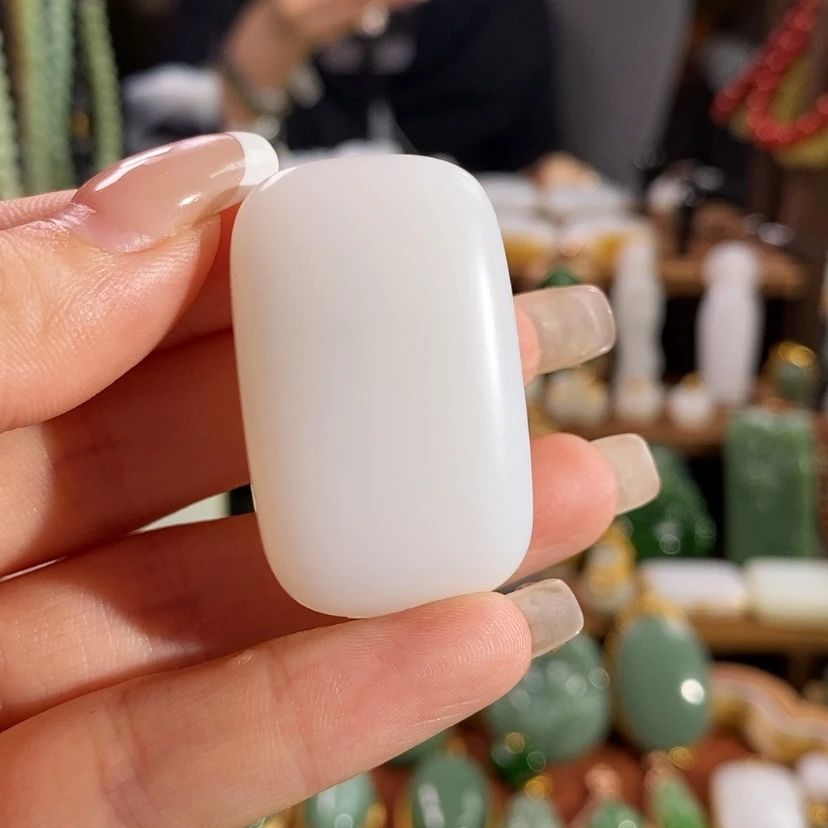 【闪购商品】吊坠(不含链)未镶嵌和田玉