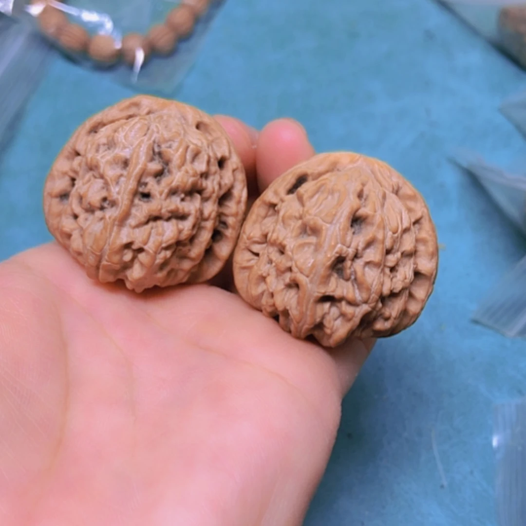 【闪购商品】摆件核桃37白狮子修尖