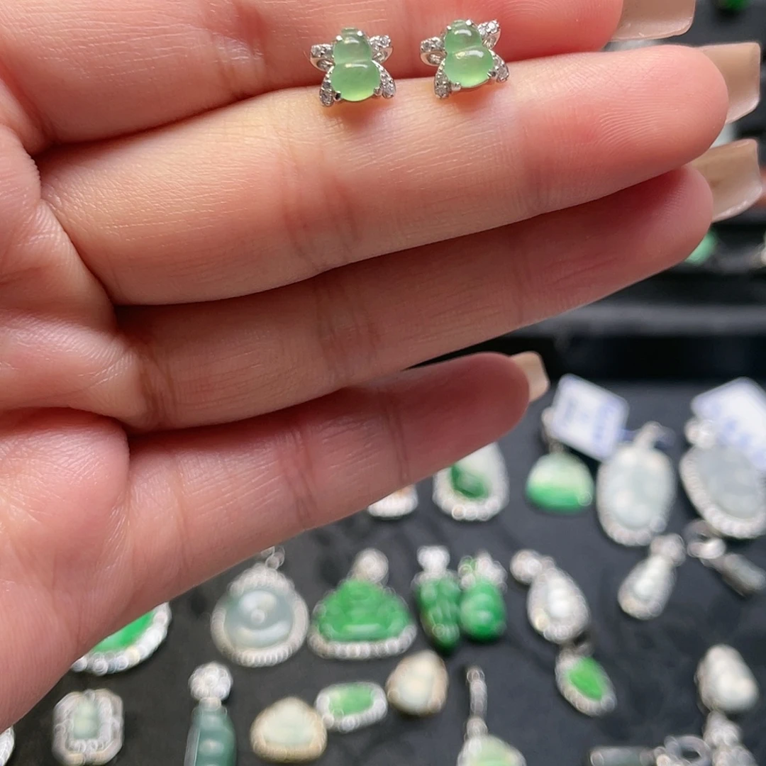 翡翠未镶嵌颈饰耳钉