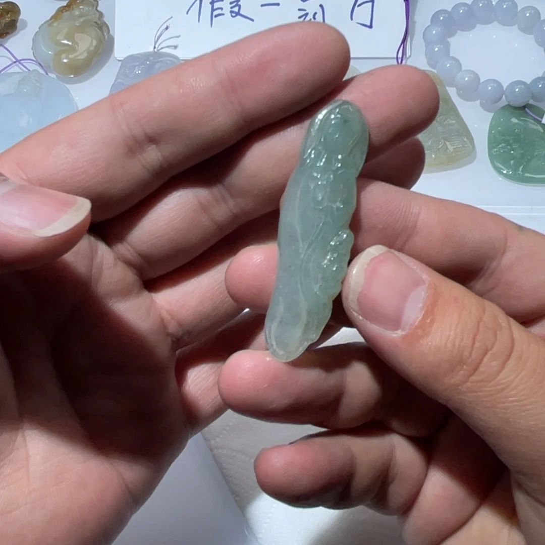 翡翠颈饰未镶嵌天然