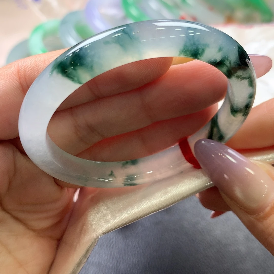 翡翠未镶嵌手镯54贵妃