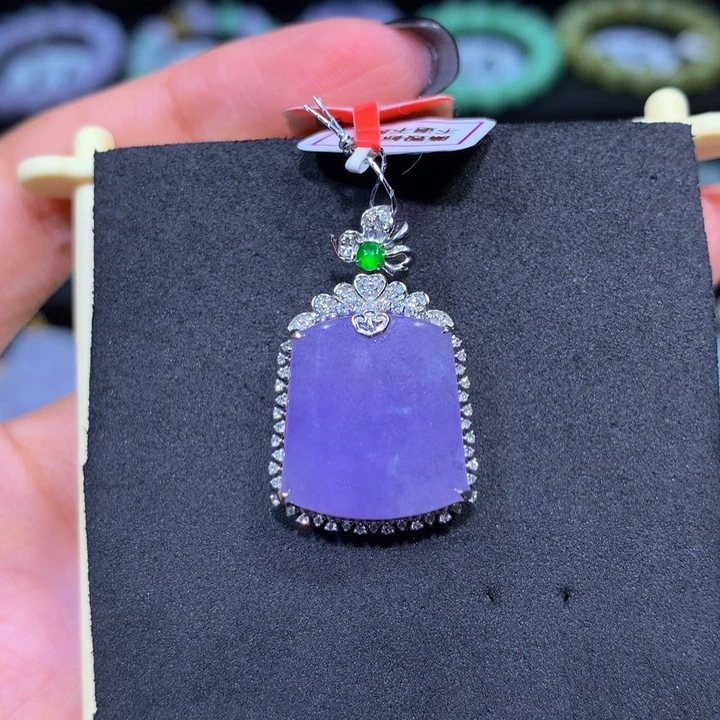 翡翠18K金镶嵌颈饰翡翠