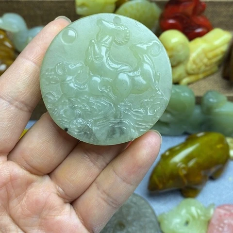 蛇纹石玉未镶嵌颈饰94