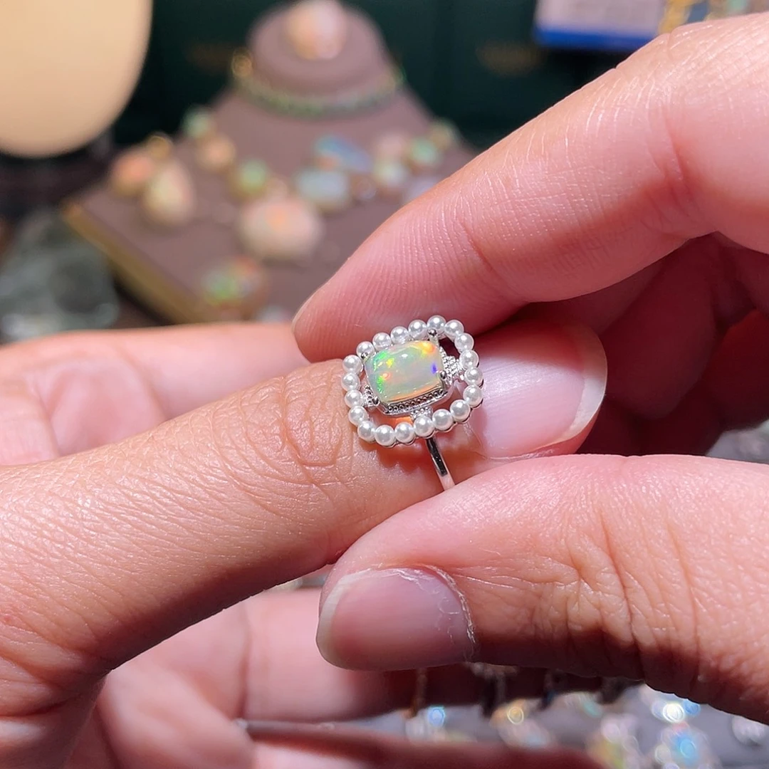 银S925镶嵌欧泊戒指）