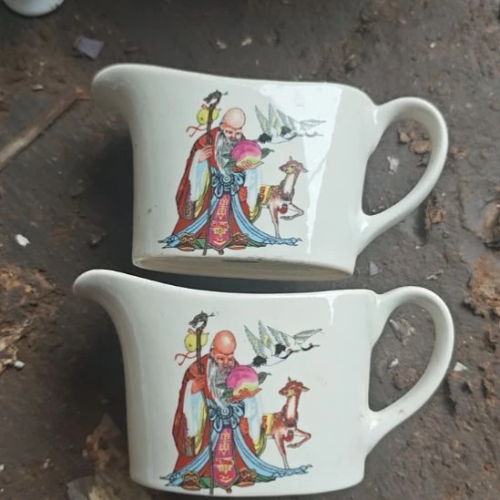 库存微瑕老寿星公道杯两个