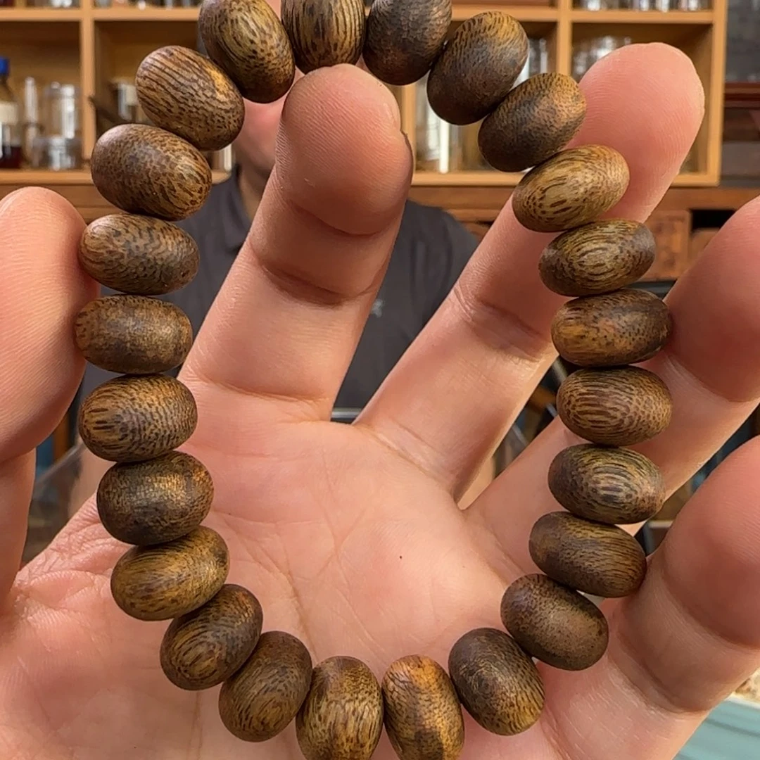 沉香手串金沙叶算盘珠1.3，13克