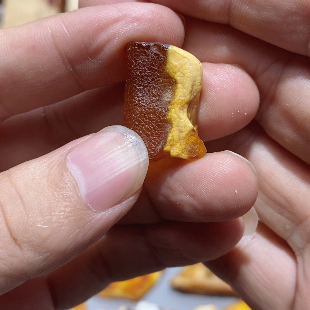 我***龙定制琥珀蜜蜡原石定制