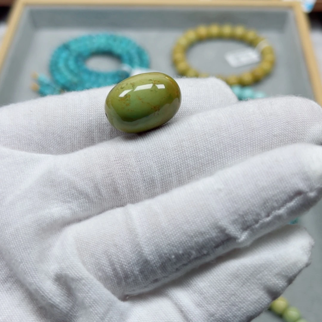 绿松石未镶嵌挂件