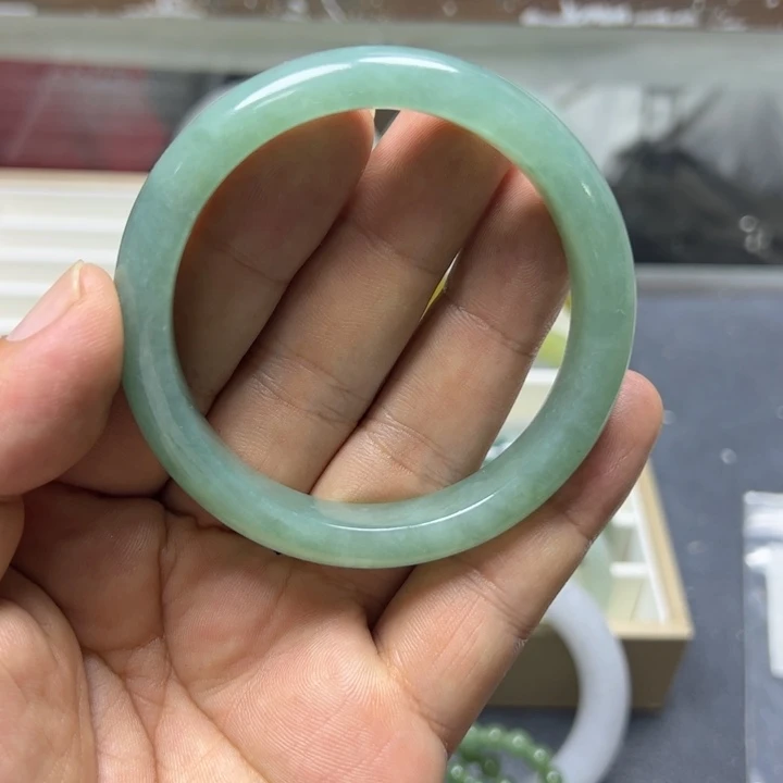 清***净定制翡翠未镶嵌翡翠