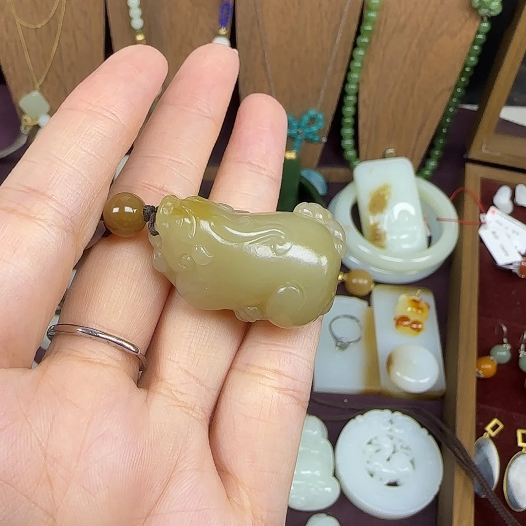 颈饰未镶嵌和田玉