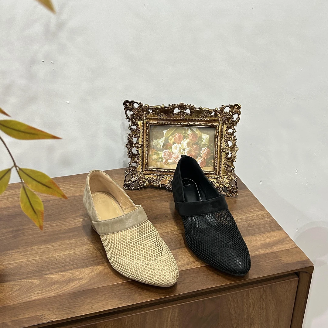 夏季新款网纱镂空复古凉鞋气质时尚凉爽百搭粗跟软面真皮女鞋