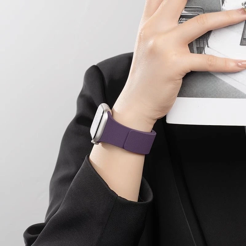 适用苹果手表S9磁吸荔枝纹表带iwatch s10硅胶腕带SE/6/7/8/9代