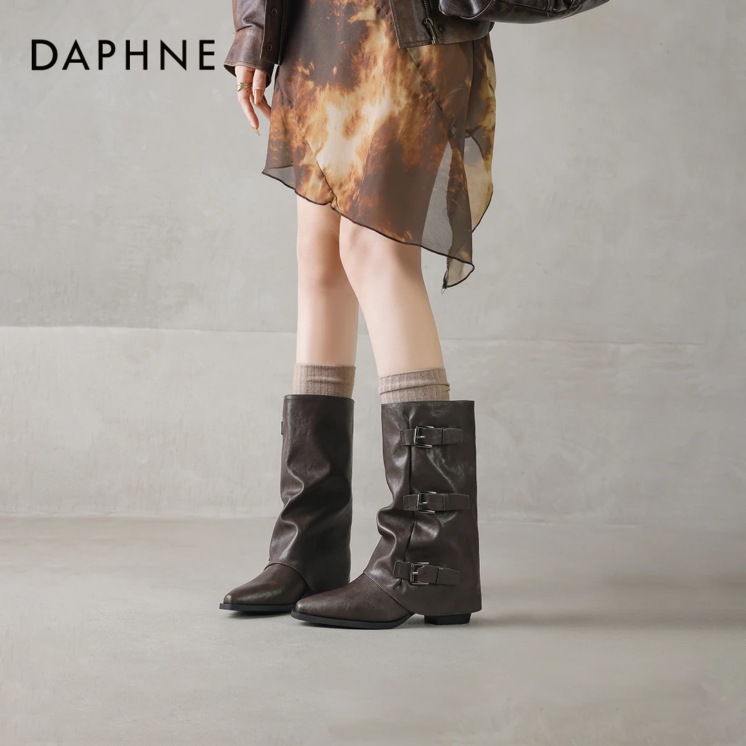 达芙妮尖头美拉德棕色中筒女靴时尚裤管2026秋冬新款西部骑士靴子