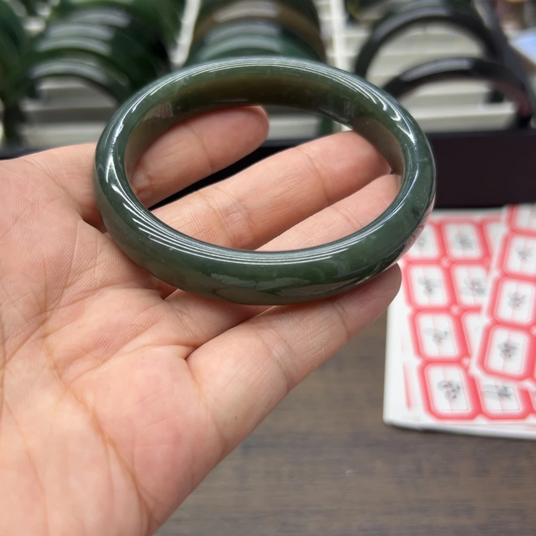 未镶嵌手镯和田玉57.4圈围1043