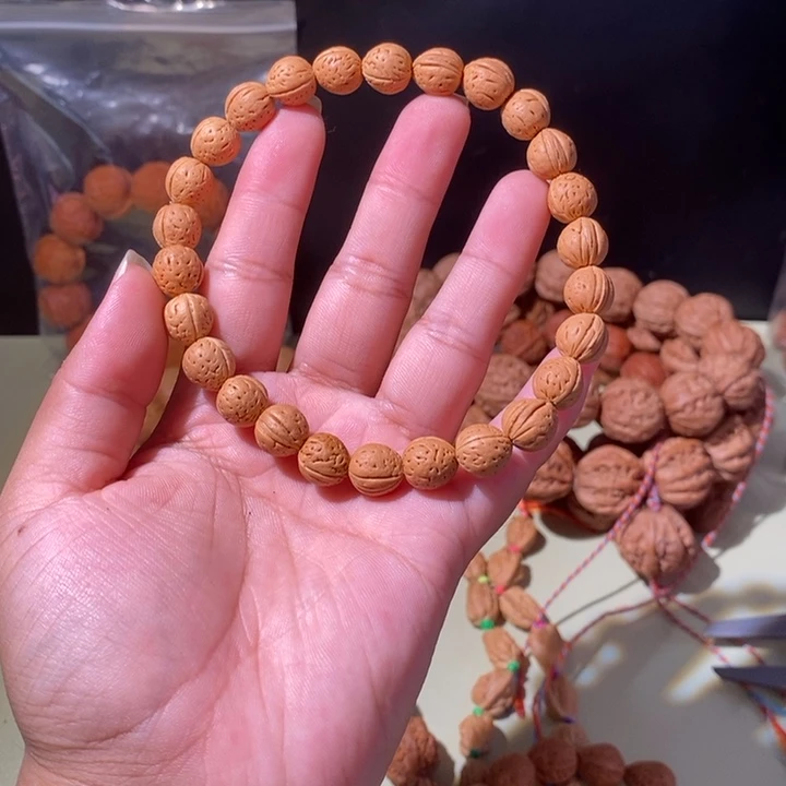 文玩核桃手串……22
