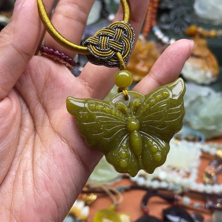 蛇纹石玉未镶嵌吊坠