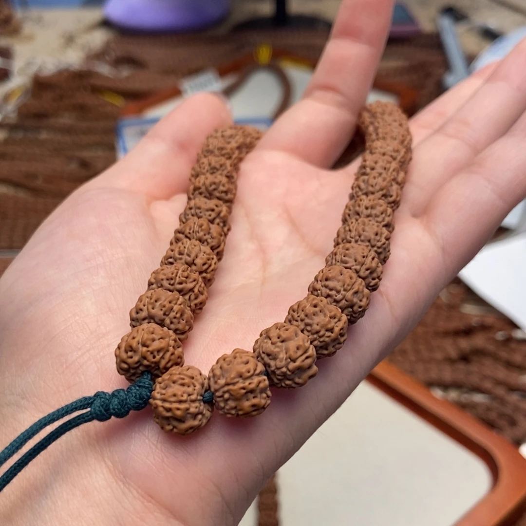 利***哥金刚菩提吊坠平细手持