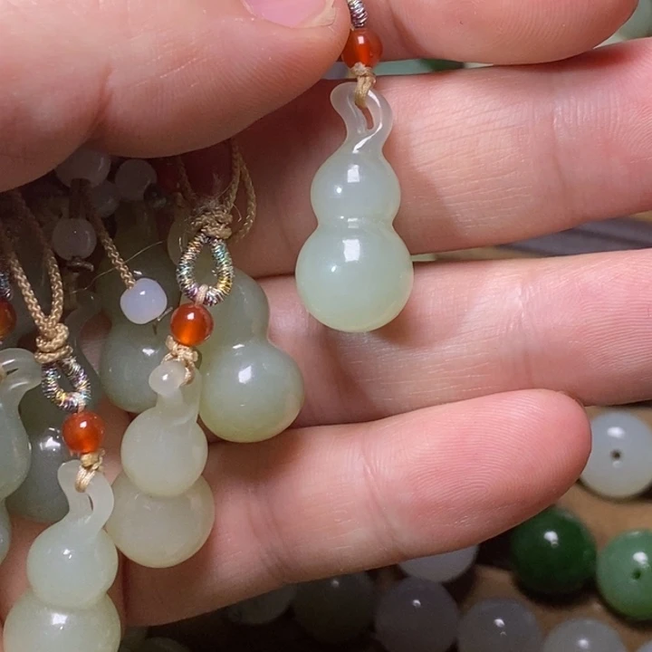 和田玉（青白玉）未镶嵌颈饰