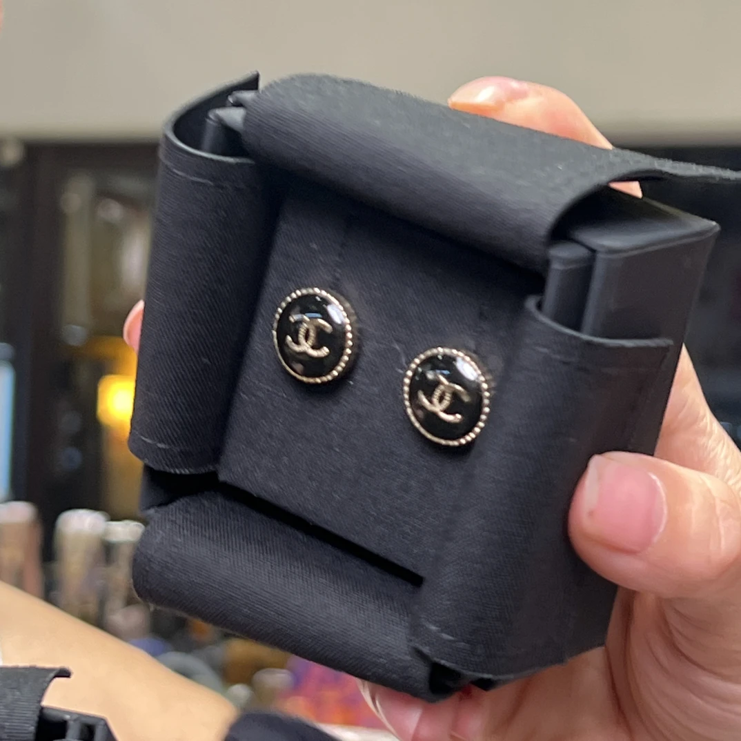 95新 Chanel/香奈儿 夏七中古/Chanel 黑色纽扣耳钉