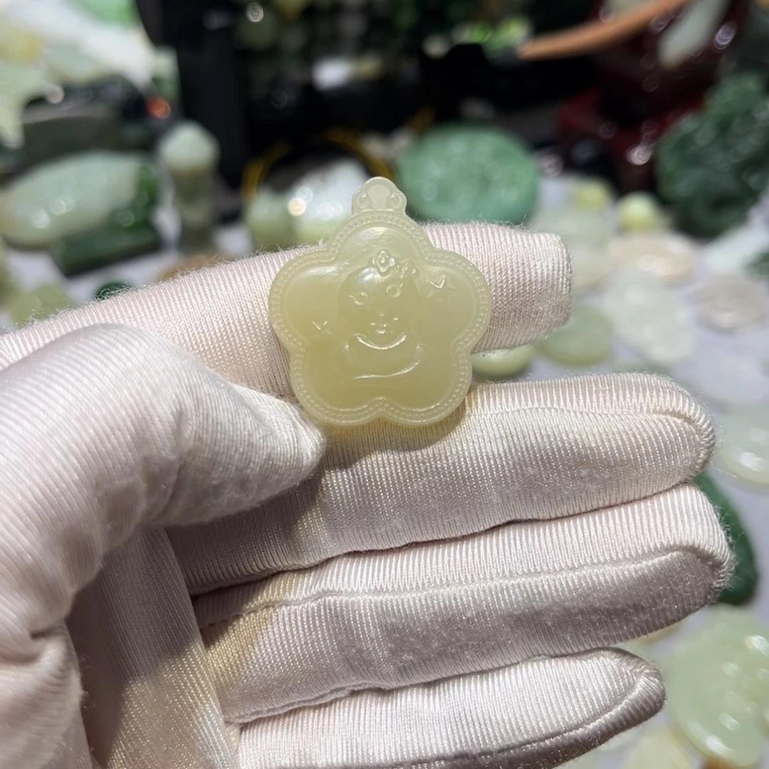 和田玉未镶嵌颈饰