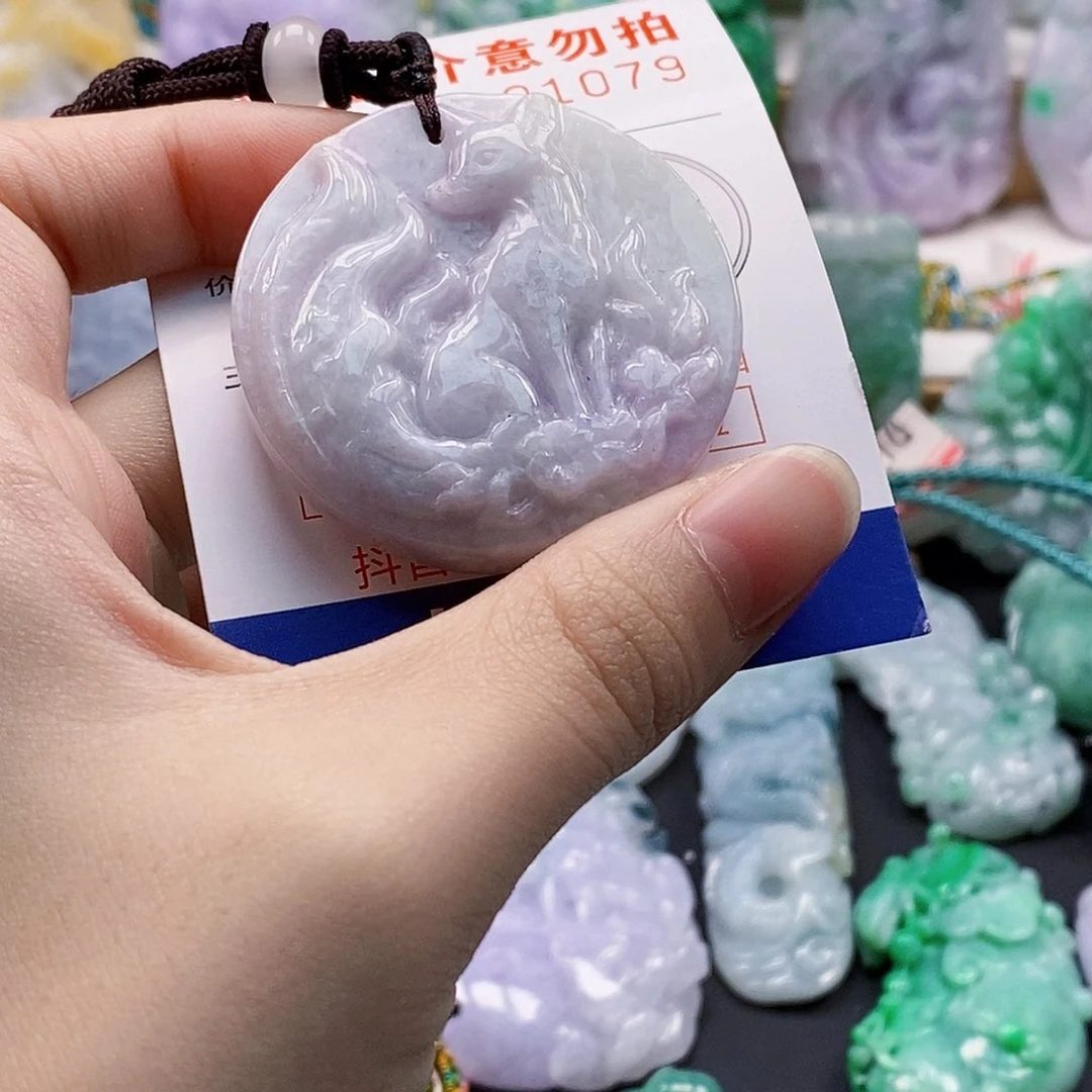 吊坠(不含链)未镶嵌翡翠