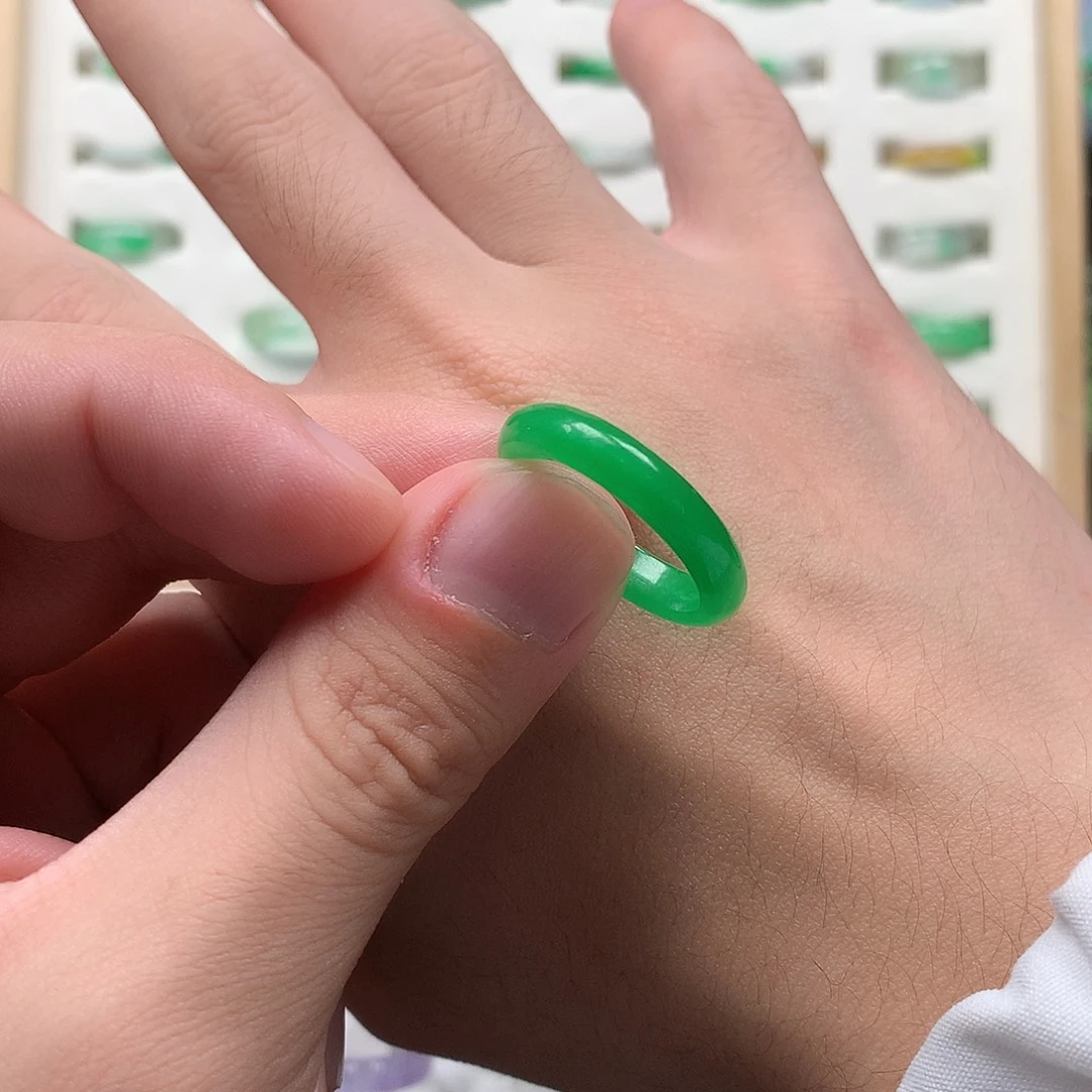 翡翠未镶嵌戒指21圈口微瑕款