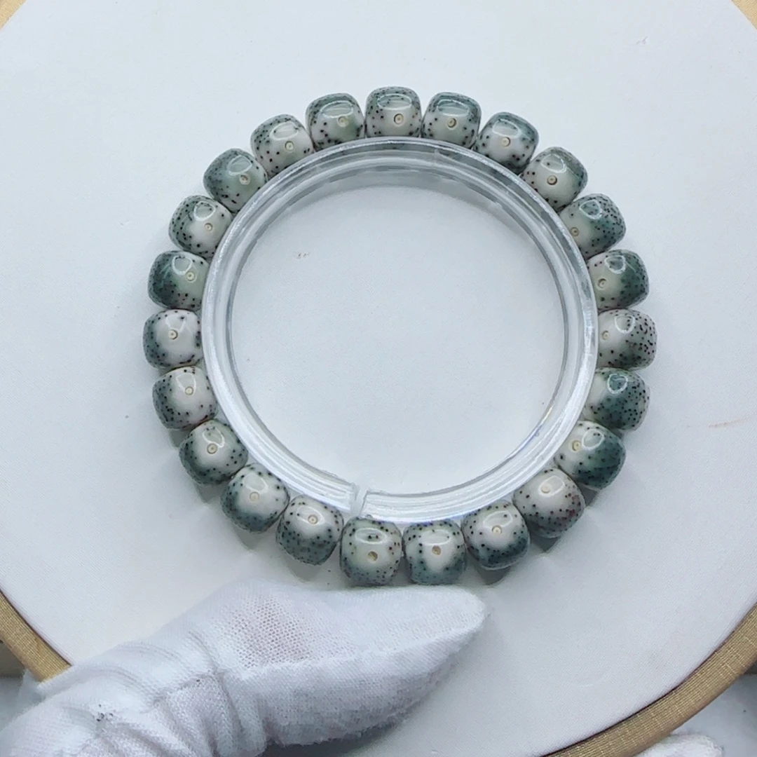 L***6星月菩提手串绿包白10.5×9.5一朵果