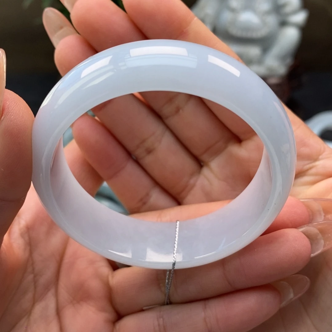 翡翠手镯未镶嵌天然